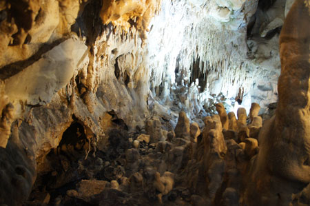 Les Grottes de Thouzon.