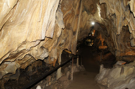 Les Grottes de Thouzon.