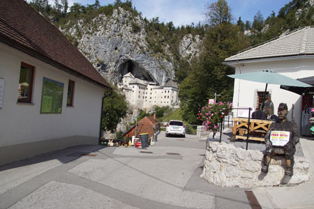 Kasteel Predjama (Grad Predjama), Pedjama castle.